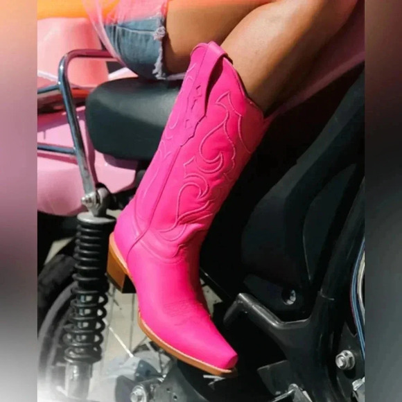Corral Shoes - Z5138 Corral Hot Pink Embroidered Snip Toe Western Boot Size 9 New In Box